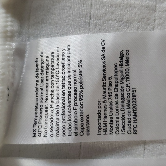 DIVIDED White Textured One-Shoulder Top. Size Large - Picture 8 of 8